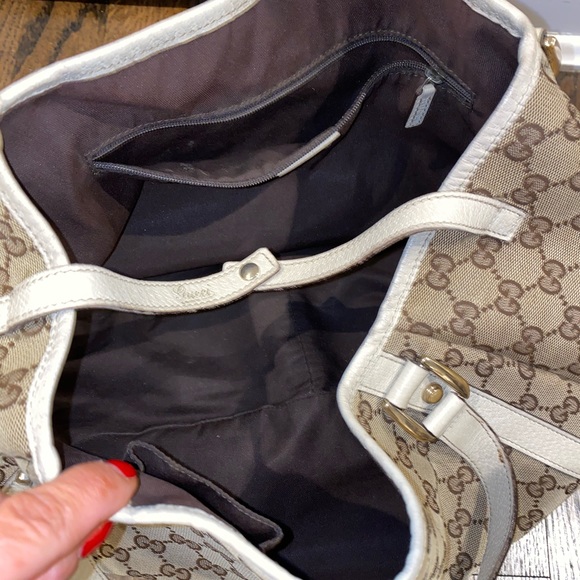 ** AUTHENTIC GUCCI BAG ** - Picture 4 of 7